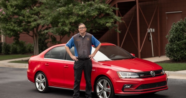 Người đàn ông sắm hơn 40 chiếc ô tô Volkswagen vì 'đam mê'